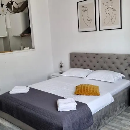 A Lovely Coastal Studio In Onix Blue, Mamaia-nord דירה Năvodari