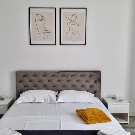 A Lovely Coastal Studio In Onix Blue, Mamaia-nord דירה *