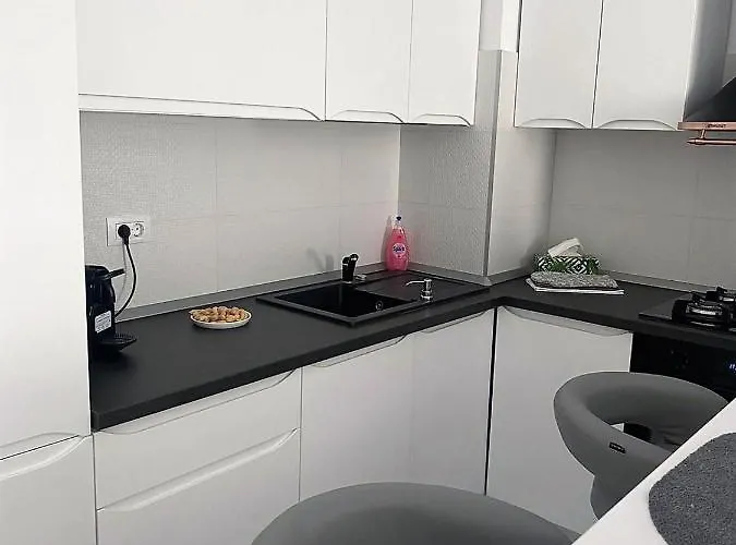 A Lovely Coastal Studio In Onix Blue, Mamaia-nord Apartment *