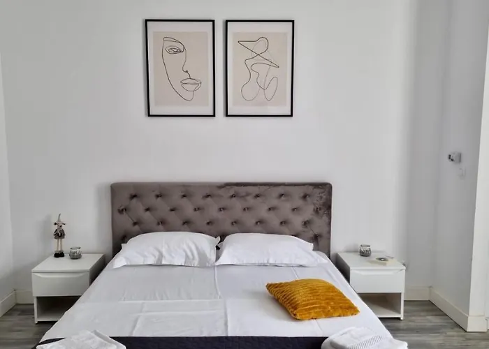 A Lovely Coastal Studio In Onix Blue, Mamaia-nord Apartment *